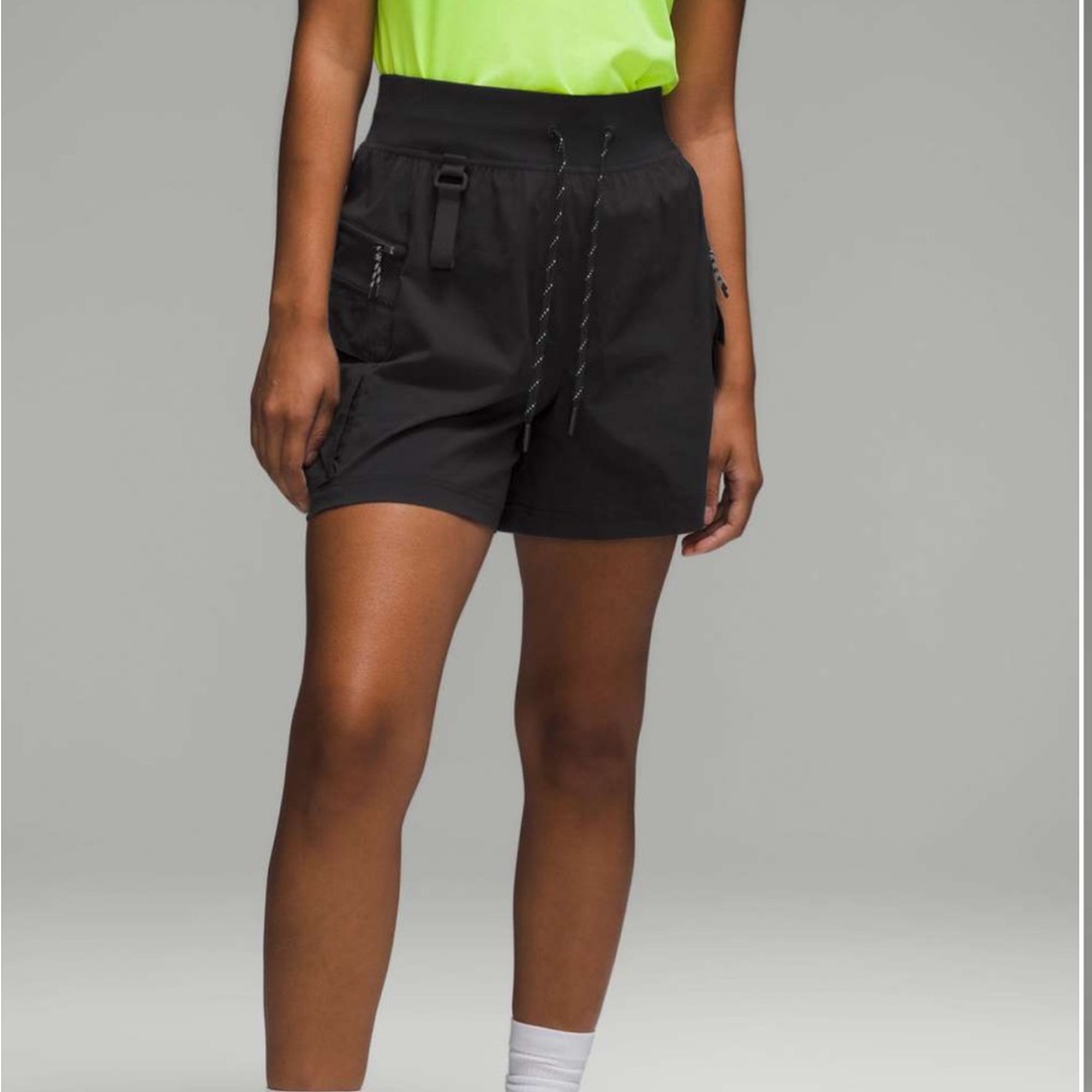 Multi-pocket Cargo high rise hiking short 5”